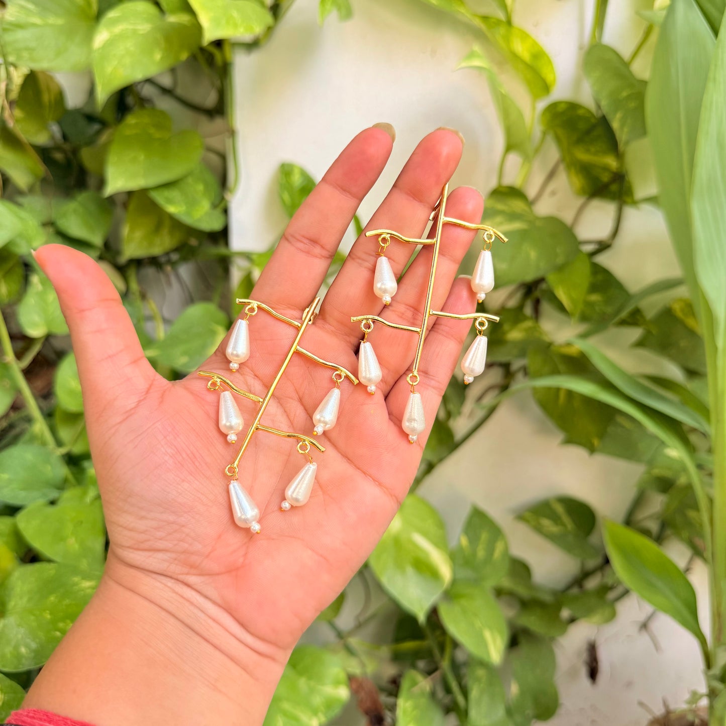 Heena pearl earrings